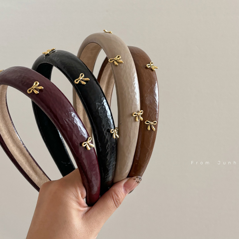Retro deri atmosfer altın yay  - Leatherwork Pony incelemesi ve fiyatı